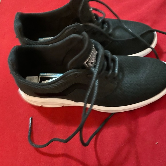 Vans - Picture 2 of 5